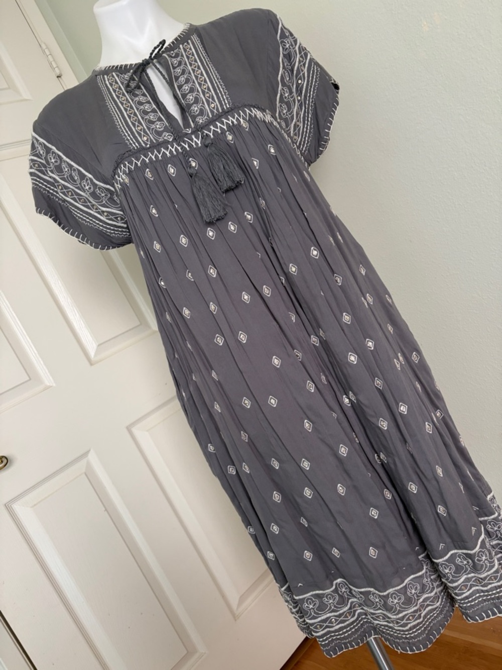 Sundance Gray Embroidered Dress Label Detail